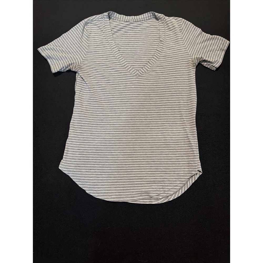 Lululemon Love Tee T Shirt Gray White Stripe Short Sleeve V Neck Size Medium